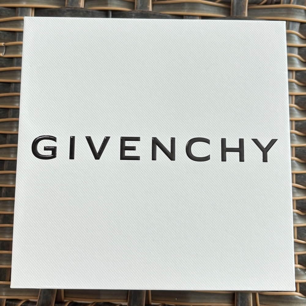 NWT • Givenchy • Reversible 4G Leather Belt • Bright Pink 75 (30'') -Authentic - Picture 7 of 9